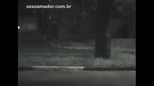 Duże Homem grava vídeo de prostituta fazendo ponto em avenida de São Paulo - Brasil nowe filmy
