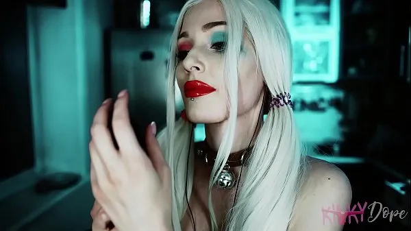Store ASMR Cosplay of Harley Quinn nye videoer