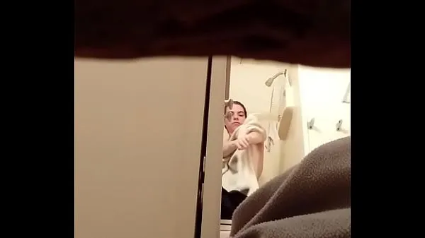 Grote Spying on sister in shower nieuwe video's
