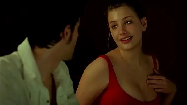 대규모 Italian Miriam Giovanelli sex scenes in Lies And Fat개의 새 동영상