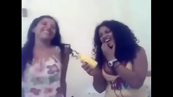 Veľké Girls joking with each other and irritating words - Arab sex nové videá