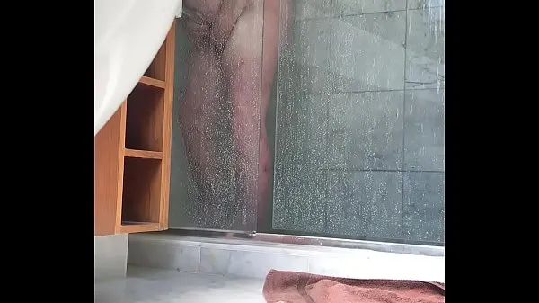Veliki Fat wife caught masturbating in shower novi videoposnetki