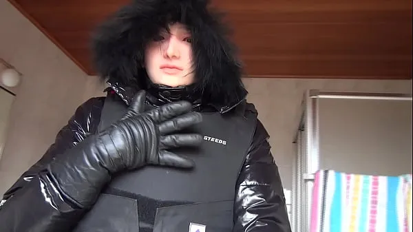 Veľké Enclosed by a bodyprotector and covered by a female silicone mask nové videá