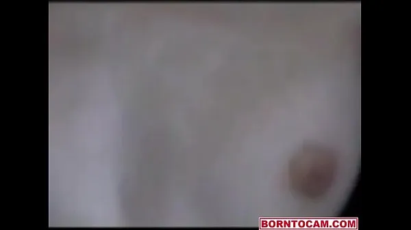 Veliki Shy girl with small tits masturbates on the couch novi videoposnetki