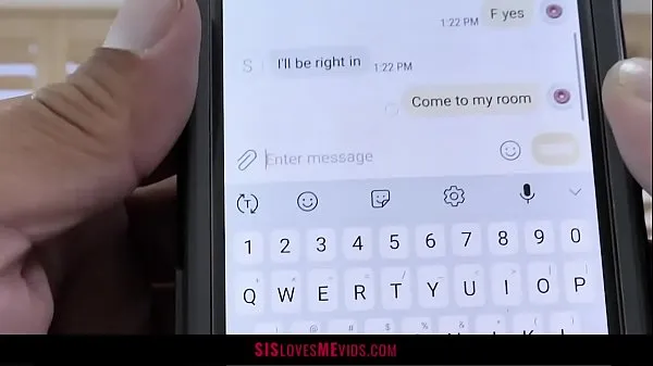Horny Teen Fucks Her Stepbro After He Texts Her Dick Pics مقاطع فيديو جديدة كبيرة