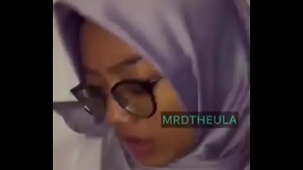 Veliki Muslim girl getting fucked novi videoposnetki