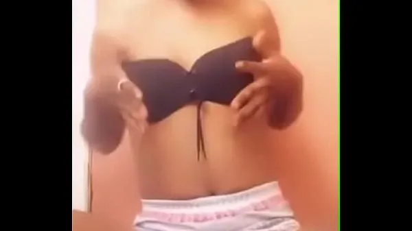 Ghana girl goes nude Video baharu besar