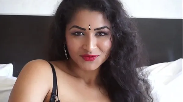 Μεγάλα Desi Dhabi wears Short dress to please you - Maya νέα βίντεο