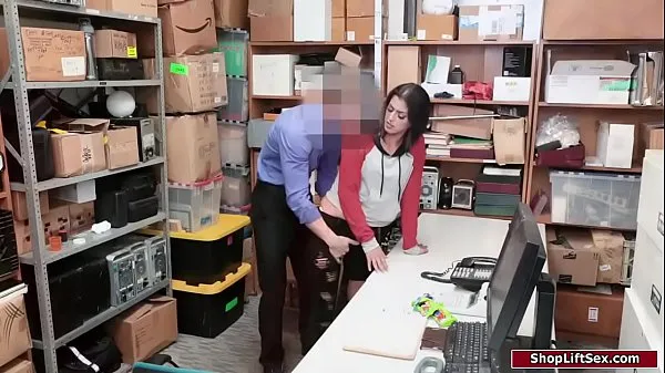 Officer fucks a chick who stole candies مقاطع فيديو جديدة كبيرة
