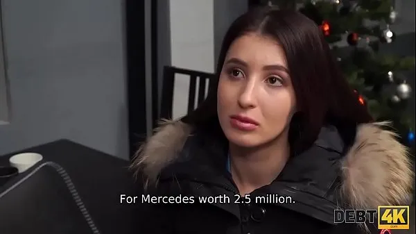 Debt4k. Juciy pussy of teen girl costs enough to close debt for a cool car مقاطع فيديو جديدة كبيرة