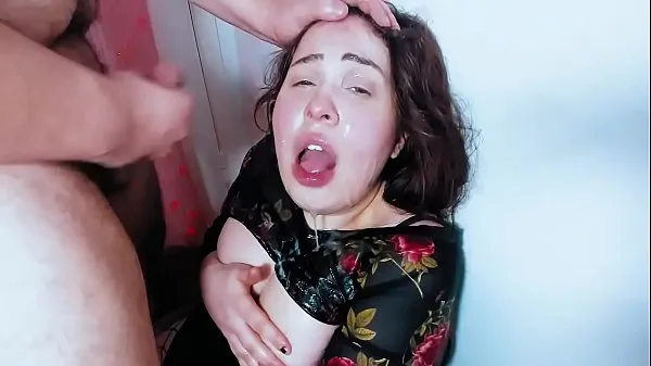 Isoja She Apologizes To You All For Not Being Able To Be Facefucked Harder uutta videota