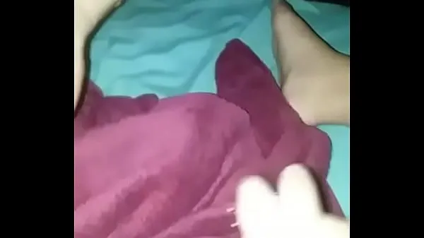 Veliki Horny girl masturbating with a hairbrush for her friend (Part 1 novi videoposnetki