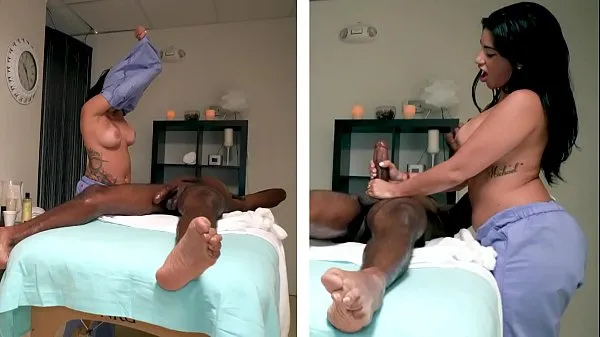 NICHE PARADE - Black Dude With Big Dick Gets Jerked Off At Shady Massage Parlor Video baru yang besar