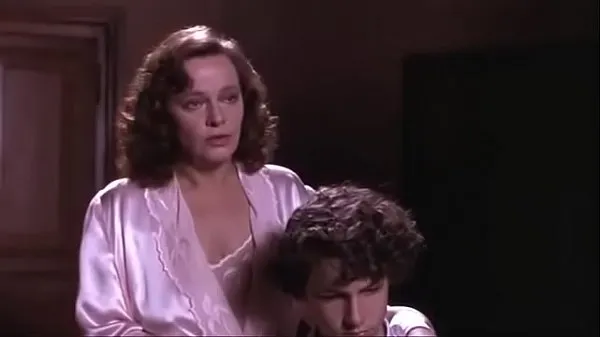 วิดีโอใหม่ยอดนิยม Malizia 1973 sex movie scene pussy fucking orgasms รายการ