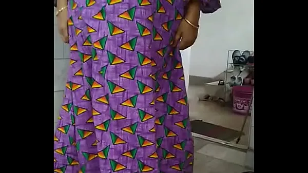 Isoja Desi bhabi peeing in toilet uutta videota