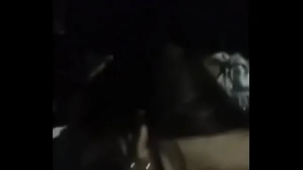 Grosses Jeune italienne suce un inconnu dans sa voiture nouvelles vidéos