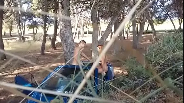 SPECTACULAR: 19 years old teen GALA gets picked up and fucked outdoors مقاطع فيديو جديدة كبيرة