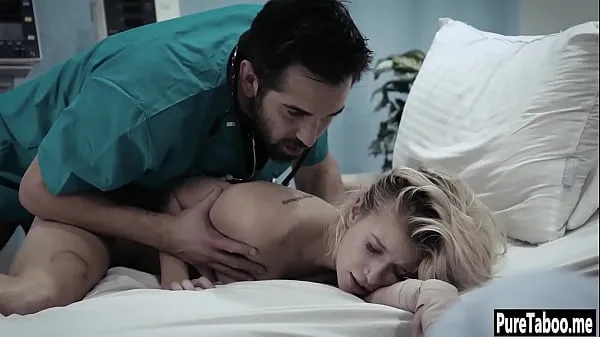 Helpless blonde used by a dirty doctor with huge thing مقاطع فيديو جديدة كبيرة