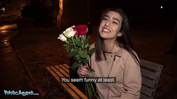 Public Agent Aaeysha gets fucked on Valentines Day in a hotel room Video baru yang besar