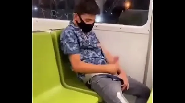 Μεγάλα Masturbating in the subway νέα βίντεο