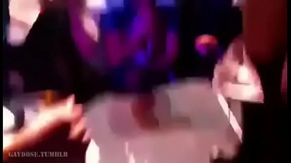 Rafael Alencar pissing and kissing a fan at the club Video baru yang besar