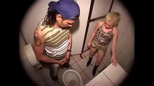 Μεγάλα Pervertium - Young Piss Slut Loves Her Favorite Toilet νέα βίντεο