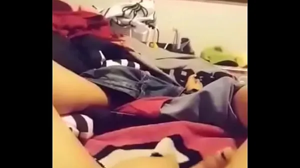 Grandi Latina girl fingering her hair pussy nuovi video