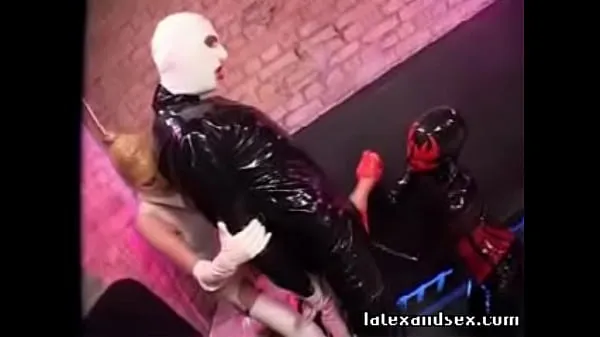Latex Angel and latex demon group fetish Video baharu besar