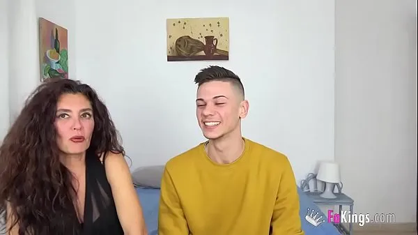 Μεγάλα Zazel teaches a young and nervous guy a lesson on hard sex with a GILF νέα βίντεο
