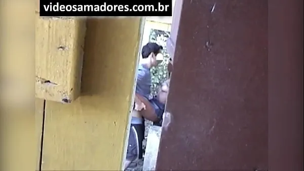 Voyeur catches black teen having sex, but is discovered with the camera Video baru yang besar