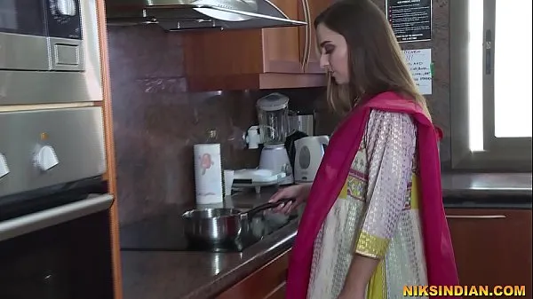 Μεγάλα Hot bhabhi spreads her legs and gets her asshole fucked hard by brother in law νέα βίντεο