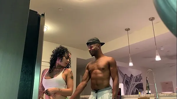วิดีโอใหม่ยอดนิยม Sexy Latina Putting the Groceries away then take a Big Black Dick (Part 2 รายการ