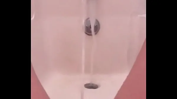 Big 18 yo pissing fountain in the bath new Videos