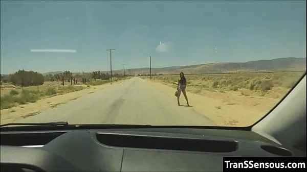 Transsexual hitchhiker fucked in the ass Video baru yang besar