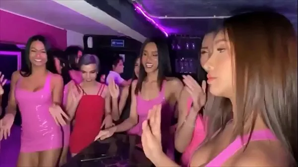 Nagy Latina T-girl whore is a cocksucker and a prostitute új videók