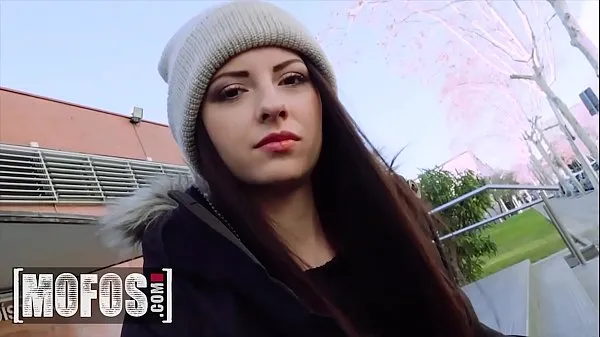 Store Italian Teen (Rebecca Volpetti) Getting Her Ass Fucked In Public - MOFOS nye videoer