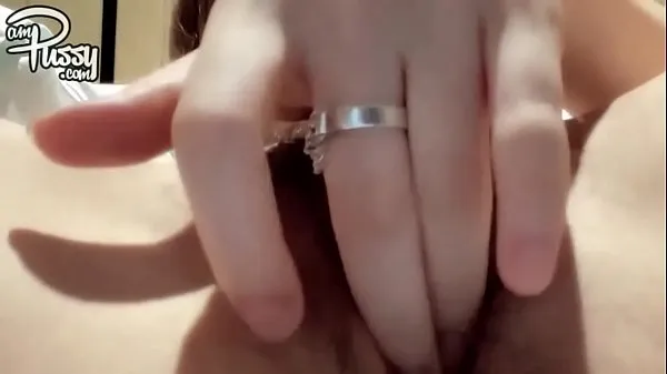 วิดีโอใหม่ยอดนิยม Japanese girl masturbates her wet hairy pussy with fingers รายการ