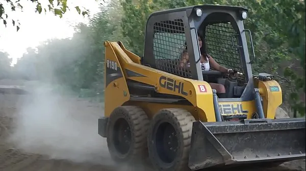 Big Sexy Desi Bhbi driving tough machine - Maya new Videos