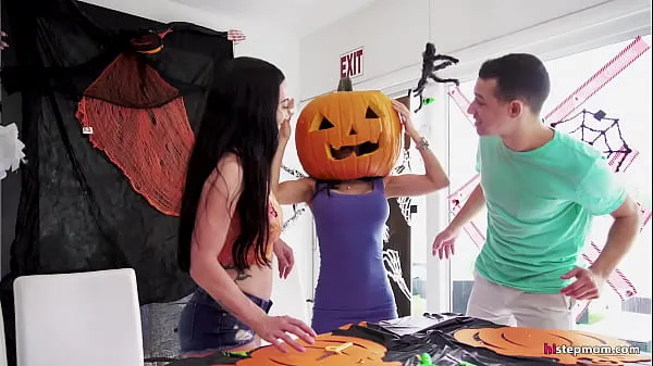 Big Stepmom's Head Stucked In Halloween Pumpkin, Stepson Helps With His Big Dick! - Tia Cyrus, Johnny new Videos