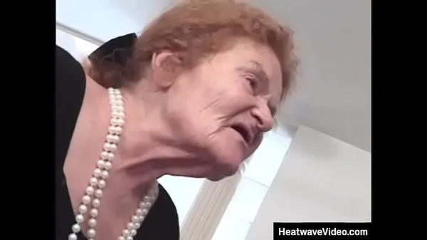 Velká Very old woman in a wheelchair to get around is still horny nová videa