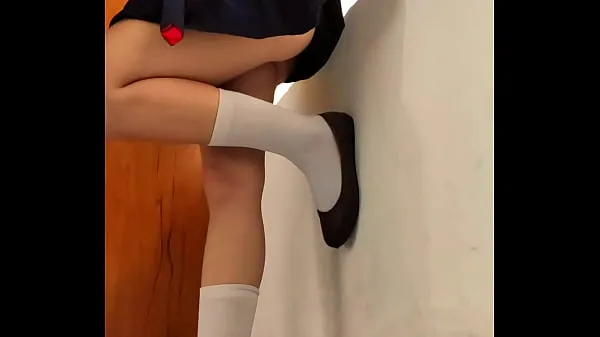Store Teenage fucked and creampied standing against the window in empty classroom nye videoer