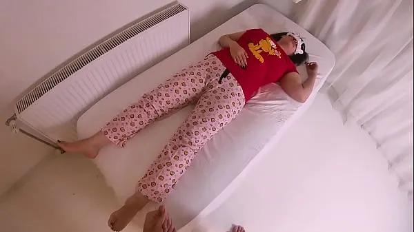 Real Tried to Fuck his while she was Lying in Bed Video baru yang besar