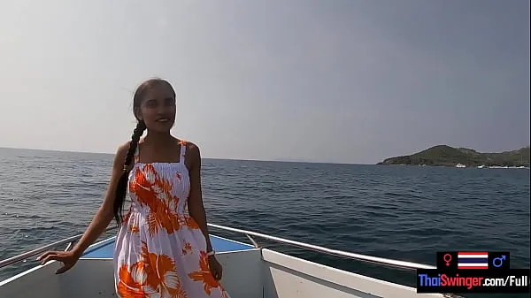 Rented a boat for a day and had sex on it with his Asian teen girlfriend Video mới lớn