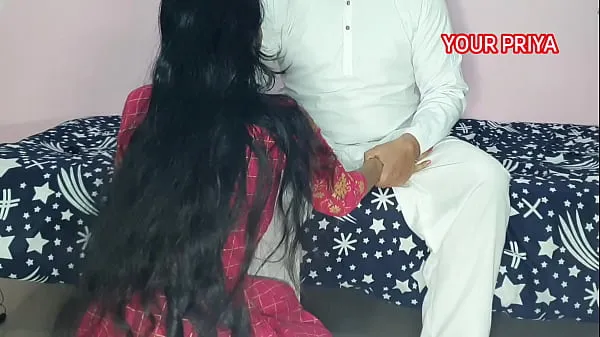 大Priya, who came from the NEW YEAR party, was forcefully sucked by her father-in-law by holding her head and then thrashed her for a tremendous amount. in clear Hindi voice新视频