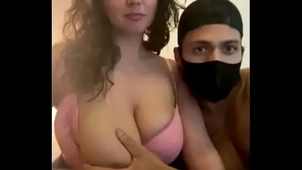 Even the dog likes them boobies Video mới lớn
