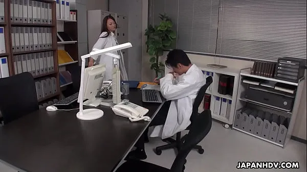 Japanese doctor, Koi Miyamura sucks dick, uncensored مقاطع فيديو جديدة كبيرة