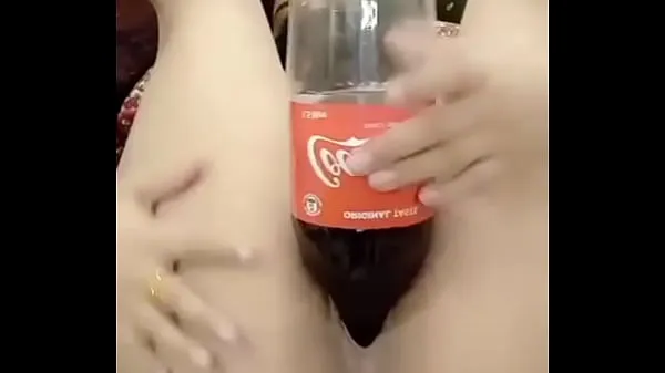 Big Bottle Fucking In Both Holes Video baru yang besar