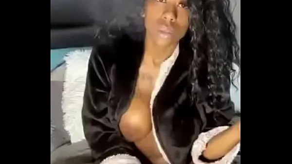 She likes to play with her pussy and her tits Video baru yang besar