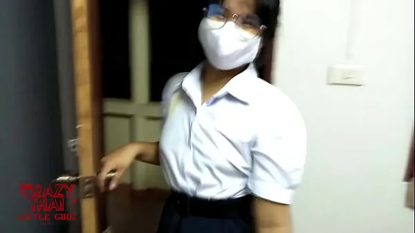 大Asian teen sex with his girlfriend wear thai student uniform新视频