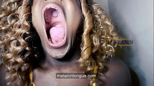 Grote MelaninTongue mouth tour compilation nieuwe video's